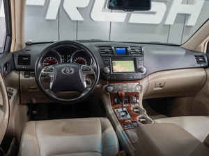 Внедорожник Toyota Highlander 2012 года, 1829000 рублей, Тюмень