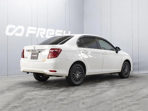 Седан Toyota Corolla Axio 2018 года, 1540000 рублей, Омск