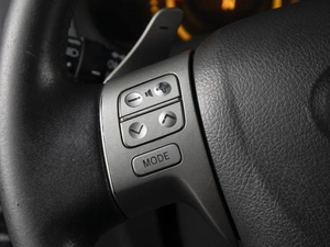 Хетчбэк Toyota Auris 2007 года, 660000 рублей, Омск