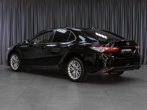 Седан Toyota Camry 2019 года, 2799000 рублей, Тюмень