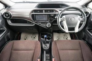 Хетчбэк Toyota Aqua 2015 года, 999000 рублей, Красноярск