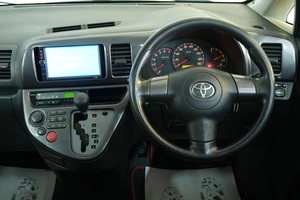 Минивэн Toyota Wish 2003 года, 689000 рублей, Омск