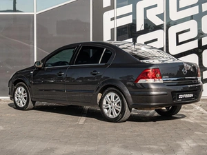 Седан Opel Astra 2012 года, 780000 рублей, Краснодар