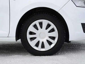 Лифтбек Skoda Rapid 2015 года, 940333 рублей, Тверь