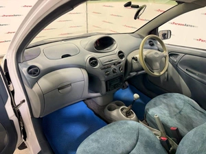 Хетчбэк Toyota Vitz 2000 года, 249000 рублей, Красноярск