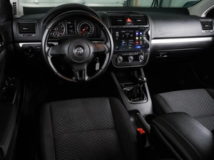 Седан Volkswagen Jetta 2010 года, 798000 рублей, Воронеж