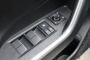 Внедорожник Toyota RAV4 2021 года, 3649000 рублей, Ульяновск