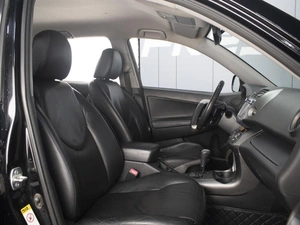 Внедорожник Toyota RAV4 2010 года, 1360000 рублей, Омск