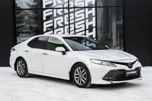 Седан Toyota Camry 2018 года, 2730000 рублей, Ульяновск