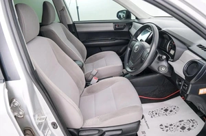 Седан Toyota Corolla Axio 2013 года, 1039000 рублей, Красноярск