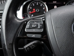 Внедорожник Volkswagen Touareg 2014 года, 2410000 рублей, Краснодар