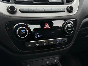 Седан Hyundai Solaris 2017 года, 1190000 рублей, Красноярск