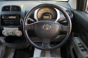 Хетчбэк Toyota Passo 2004 года, 299000 рублей, Омск