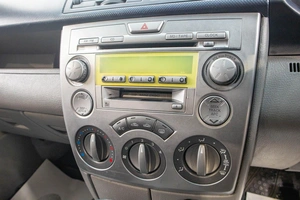 Хетчбэк Mazda Demio 2003 года, 239000 рублей, Барнаул