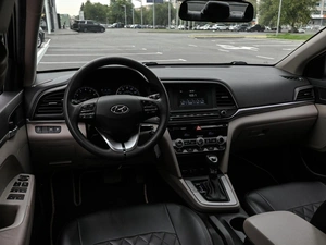 Седан Hyundai Elantra 2019 года, 1660000 рублей, Волгоград