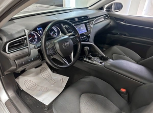 Седан Toyota Camry 2020 года, 2350000 рублей, Красноярск