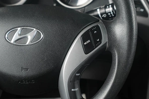 Седан Hyundai Elantra 2015 года, 1389000 рублей, Тюмень