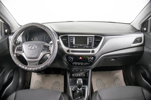 Седан Hyundai Solaris 2017 года, 989000 рублей, Пермь