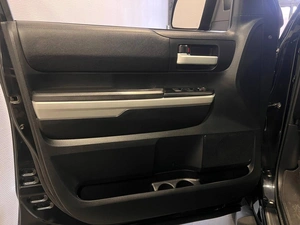 Пикап Toyota Tundra 2017 года, 5699000 рублей, Красноярск