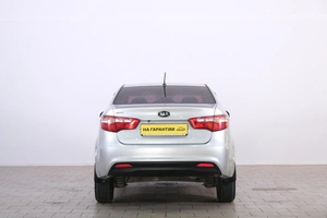 Седан Kia Rio 2014 года, 959000 рублей, Омск