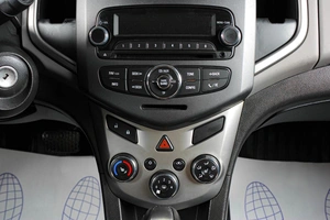 Седан Chevrolet Aveo 2013 года, 859000 рублей, Тюмень