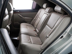 Седан Toyota Avensis 2007 года, 1070000 рублей, Тюмень