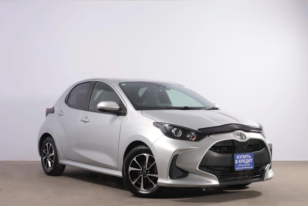 Хетчбэк Toyota Yaris 2021 года, 1059000 рублей, Новосибирск