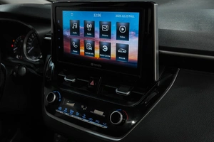 Седан Toyota Corolla 2019 года, 1859000 рублей, Новокузнецк