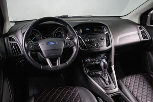 Хетчбэк Ford Focus 2018 года, 1169000 рублей, Сургут