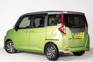 Минивэн Toyota Roomy 2018 года, 1289000 рублей, Челябинск