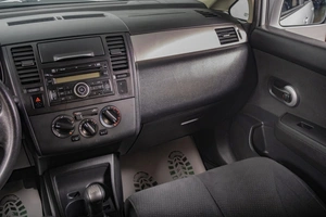 Седан Nissan Tiida 2013 года, 959000 рублей, Томск