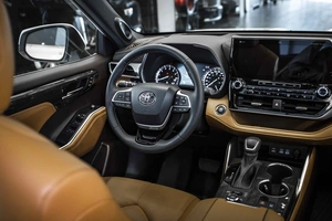 Внедорожник Toyota Highlander 2022 года, 8999000 рублей, Москва