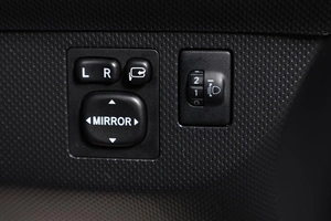 Хетчбэк Toyota Ist 2012 года, 969000 рублей, Новосибирск