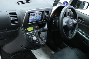 Минивэн Toyota Wish 2004 года, 918000 рублей, Солонцы