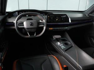 Лифтбек Changan UNI-V 2023 года, 2455000 рублей, Красный Пахарь