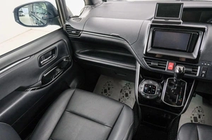 Минивэн Toyota Esquire 2021 года, 3089000 рублей, Красноярск