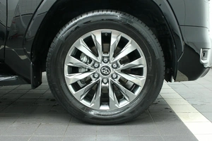 Внедорожник Toyota Land Cruiser 2021 года, 10390000 рублей, Красноярск