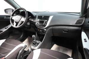 Седан Hyundai Solaris 2016 года, 799000 рублей, Новосибирск