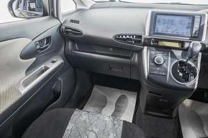Минивэн Toyota Wish 2011 года, 1399000 рублей, Барнаул