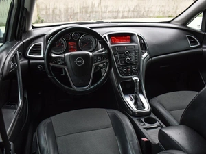 Хетчбэк Opel Astra 2012 года, 990000 рублей, Краснодар