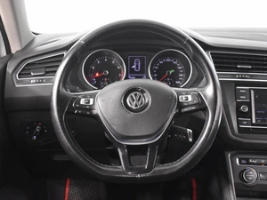 Внедорожник Volkswagen Tiguan 2018 года, 2098900 рублей, Казань