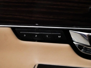 Седан Jaguar XJ 2013 года, 1527196 рублей, Москва