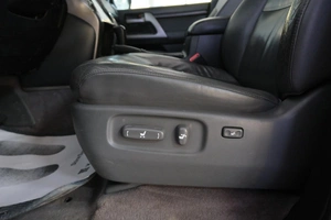 Внедорожник Toyota Land Cruiser 2010 года, 3199000 рублей, Омск