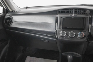 Седан Toyota Corolla Axio 2019 года, 1319000 рублей, Кемерово