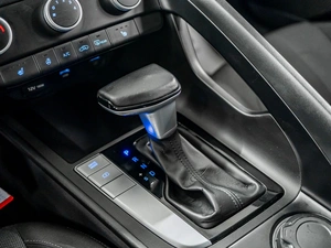 Седан Hyundai Elantra 2021 года, 2015000 рублей, Красноярск