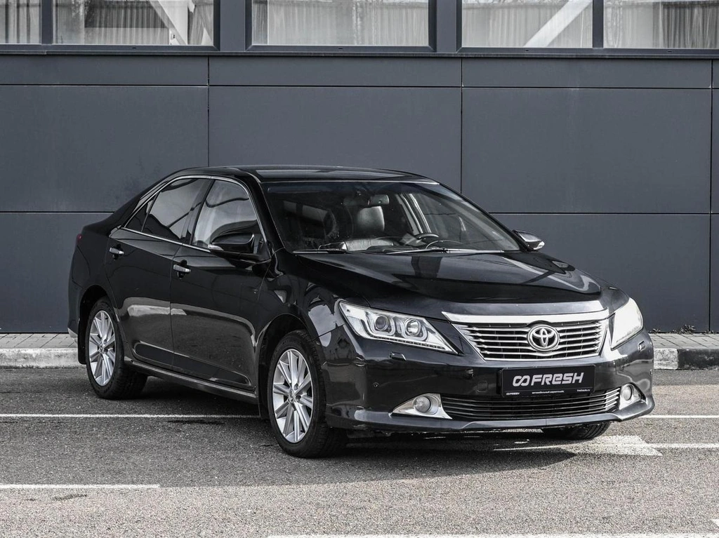 Седан Toyota Camry 2012 года, 1649000 рублей, Кирилловка
