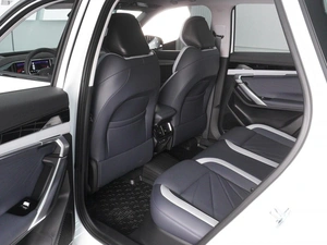 Внедорожник Geely Atlas 2025 года, 3970000 рублей, Красный Пахарь