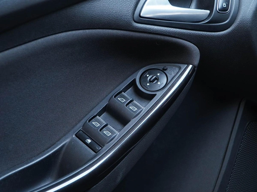 Седан Ford Focus 2016 года, 895055 рублей, Москва
