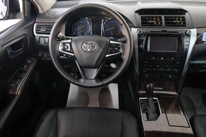 Седан Toyota Camry 2016 года, 1729000 рублей, Омск