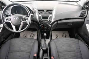 Седан Hyundai Solaris 2014 года, 1049000 рублей, Красноярск